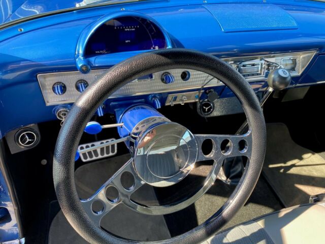 Ford Crestline 1954 image number 23