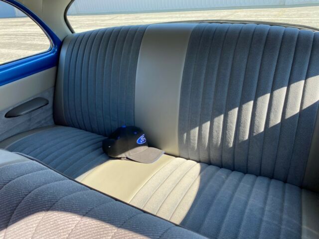 Ford Crestline 1954 image number 30