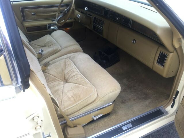 Lincoln Continental 1977 image number 11