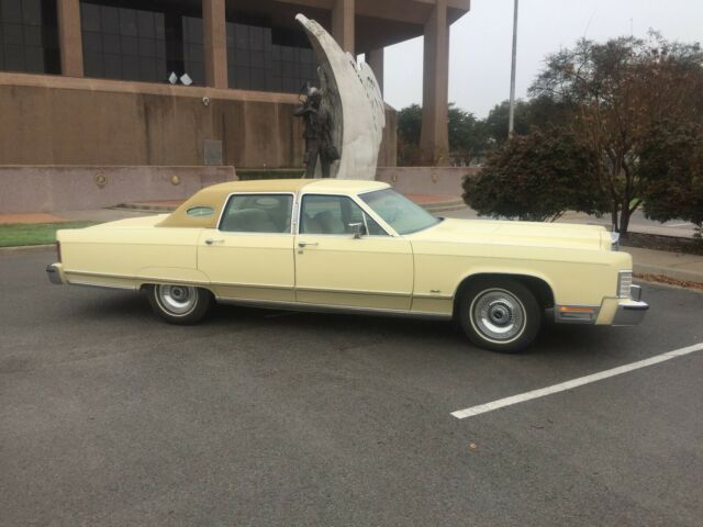 Lincoln Continental 1977 image number 25