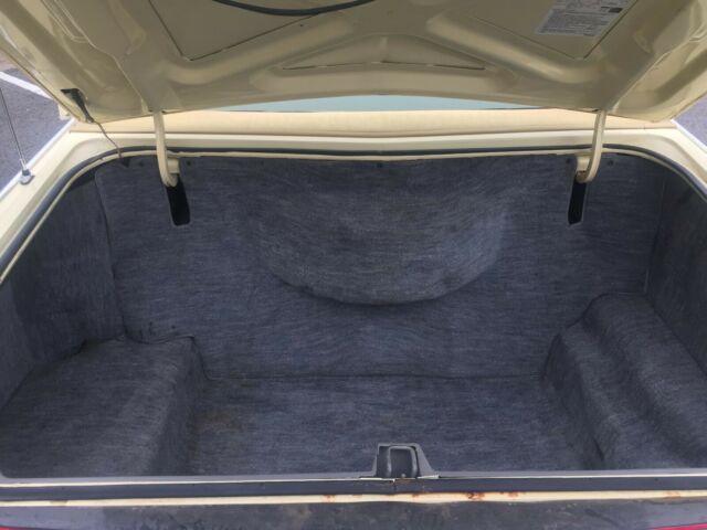 Lincoln Continental 1977 image number 41