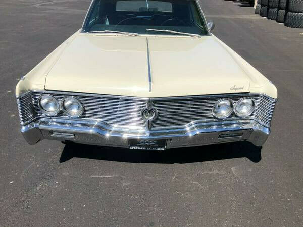 Chrysler Imperial 1968 image number 2