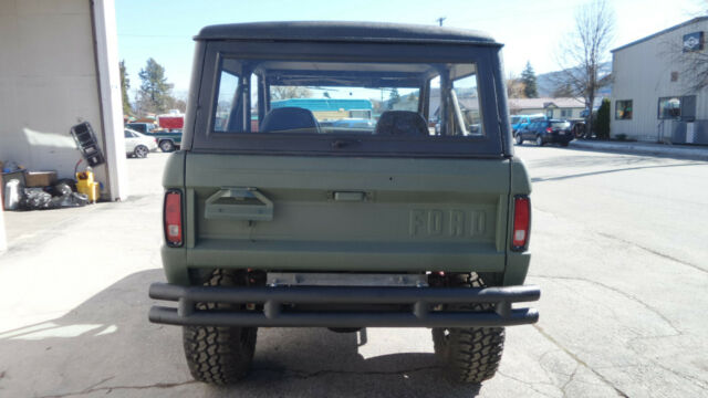 Ford Bronco 1975 image number 24