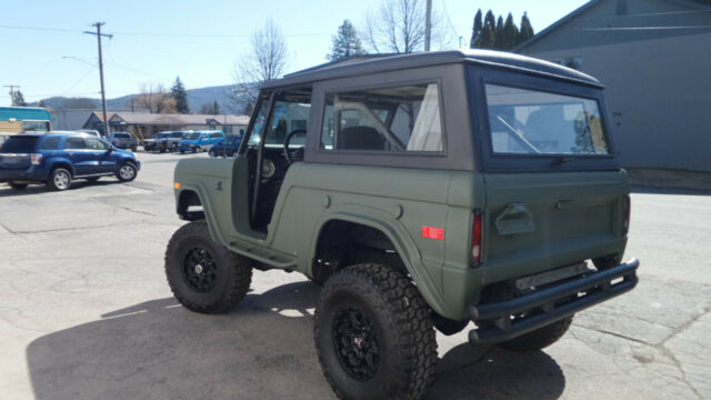 Ford Bronco 1975 image number 9