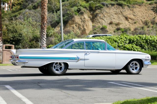 Chevrolet Impala 1960 image number 2