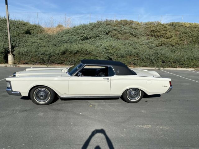 Lincoln Continental 1969 image number 3