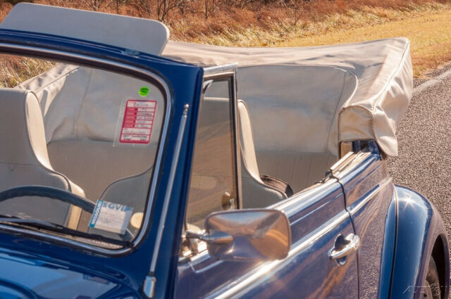Volkswagen Super Beetle 1971 image number 27