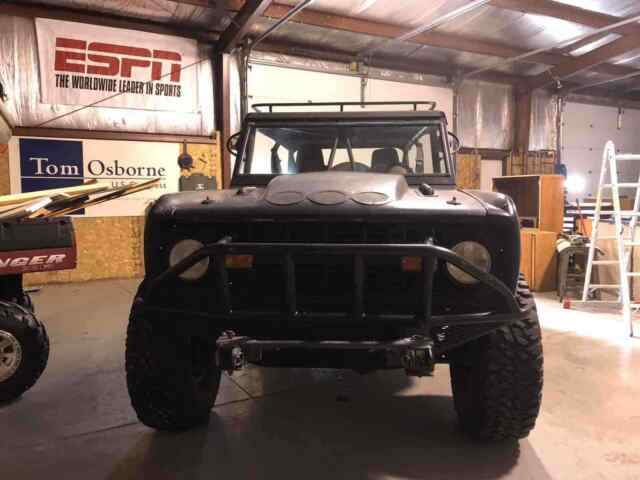 Ford Bronco 1977 image number 1