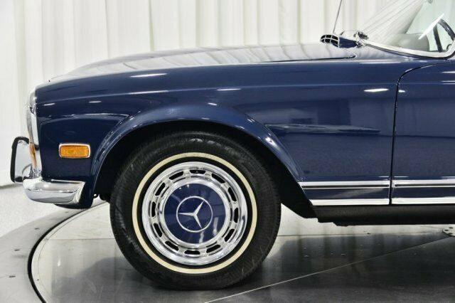 Mercedes-Benz SL-Class 1969 image number 29