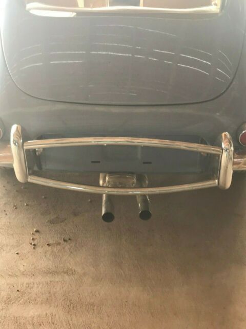 Jaguar E-Type 1967 image number 9