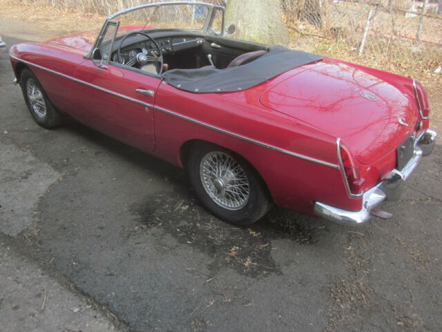 MG MGB 1963 image number 14