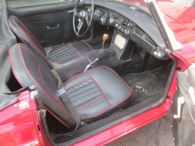 MG MGB 1963 image number 27