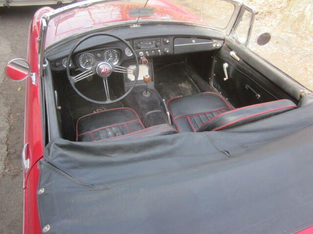 MG MGB 1963 image number 33