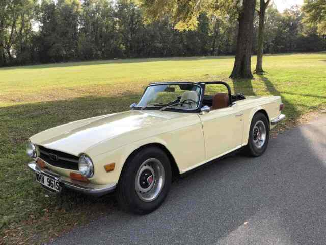 Triumph TR6 1970 image number 12