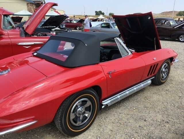 Chevrolet Corvette 1966 image number 25