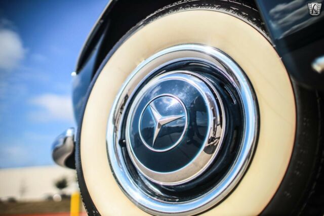 Mercedes-Benz 190-Series 1959 image number 10