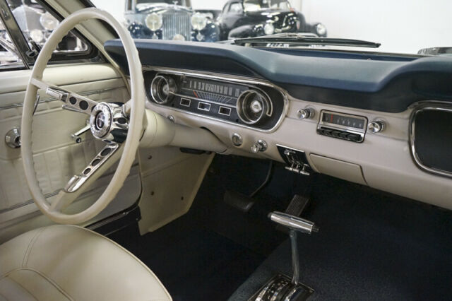 Ford Mustang 1965 image number 17