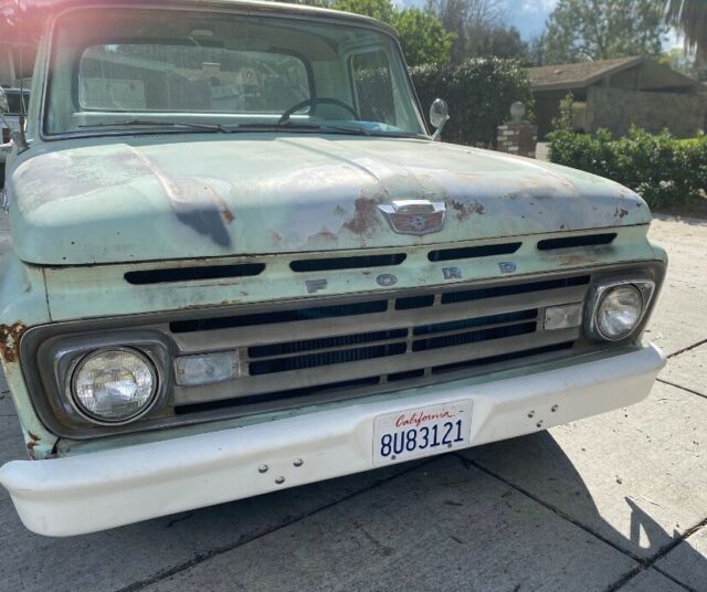 Ford F-100 1961 image number 2