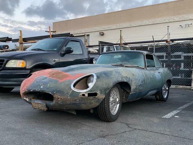 Jaguar E-Type 1965 image number 26