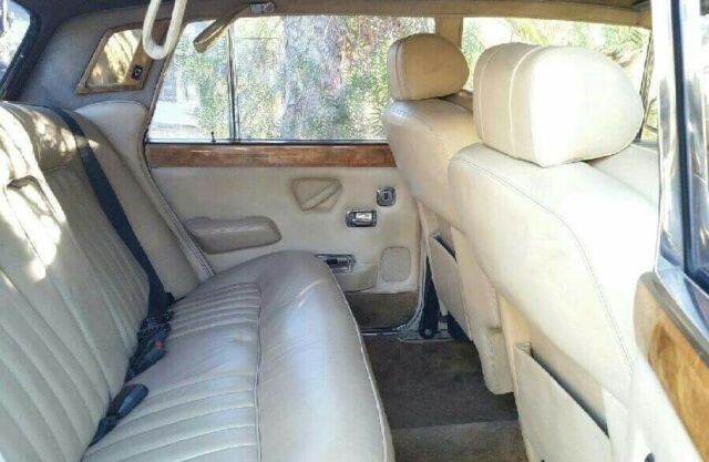 Rolls-Royce Silver Shadow 1972 image number 16