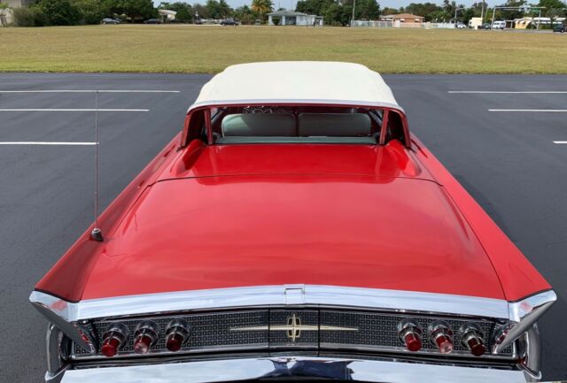 Lincoln Continental 1960 image number 25