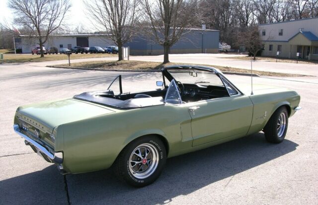 Ford Mustang 1967 image number 29