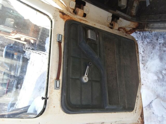 Ford F-250 1976 image number 13