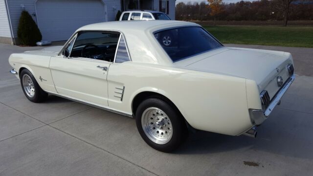 Ford Mustang 1966 image number 7