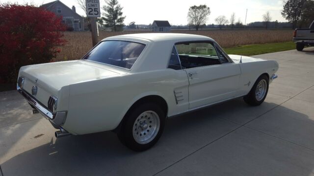 Ford Mustang 1966 image number 9