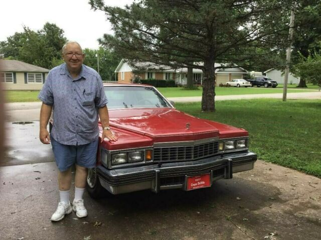 Cadillac DeVille 1977 image number 12