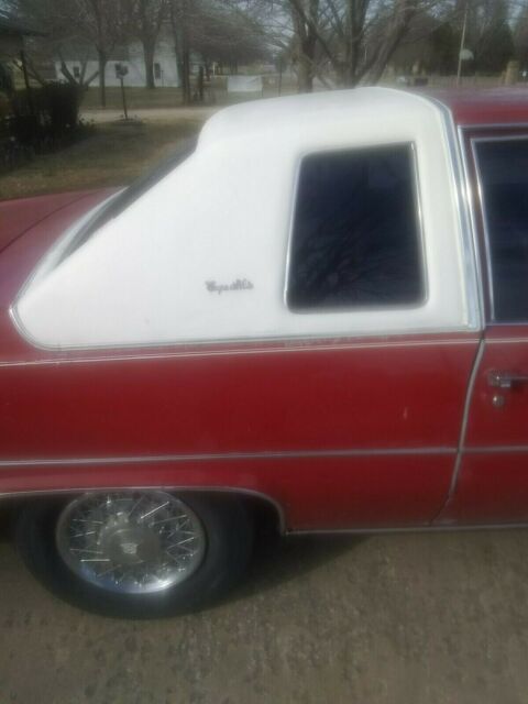 Cadillac DeVille 1977 image number 2