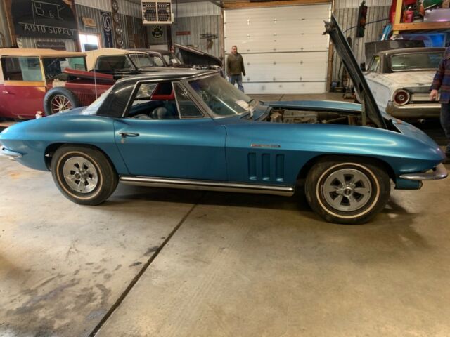 Chevrolet Corvette 1965 image number 0