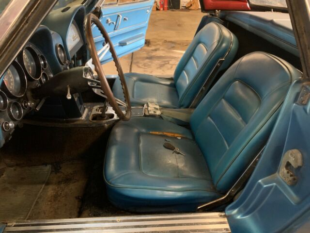 Chevrolet Corvette 1965 image number 33