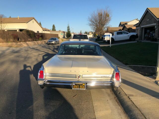 Buick Century 1963 image number 2