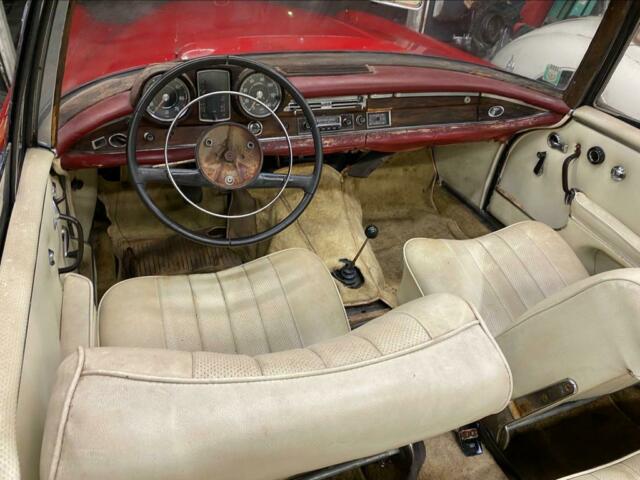Mercedes-Benz 200-Series 1965 image number 26