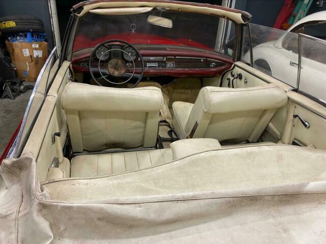 Mercedes-Benz 200-Series 1965 image number 9