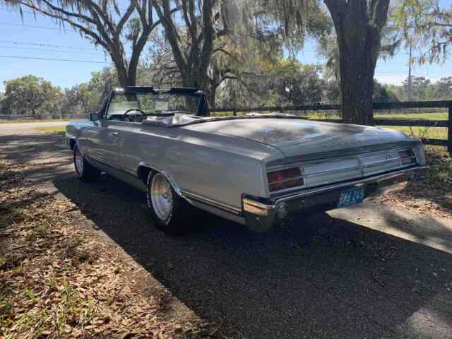 Oldsmobile F-85 Cutlass 1965 image number 10