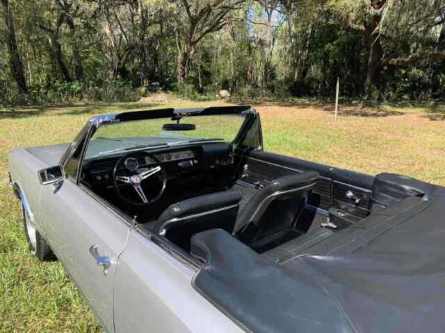 Oldsmobile F-85 Cutlass 1965 image number 14