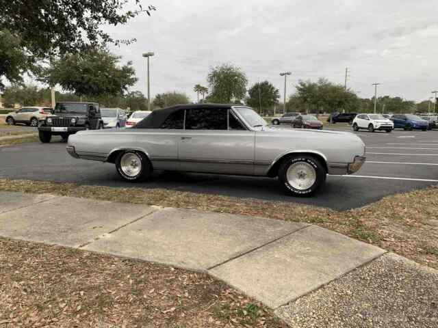 Oldsmobile F-85 Cutlass 1965 image number 15