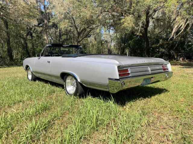 Oldsmobile F-85 Cutlass 1965 image number 37