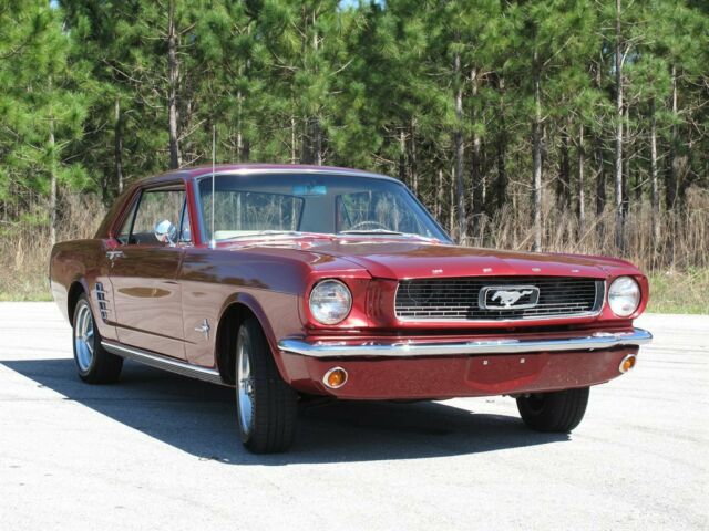 Ford Mustang 1966 image number 10