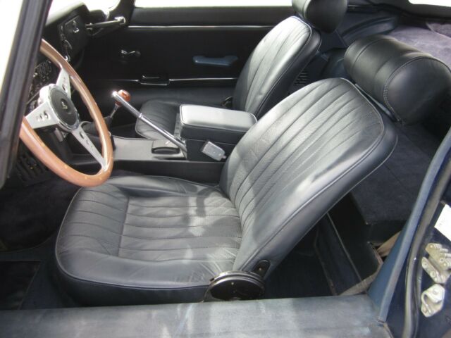 Jaguar E-Type 1974 image number 12
