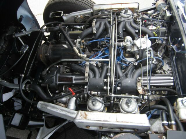 Jaguar E-Type 1974 image number 16