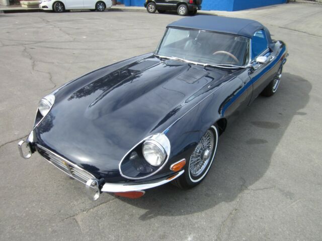 Jaguar E-Type 1974 image number 24