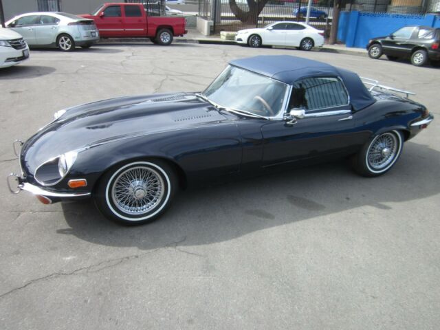 Jaguar E-Type 1974 image number 25