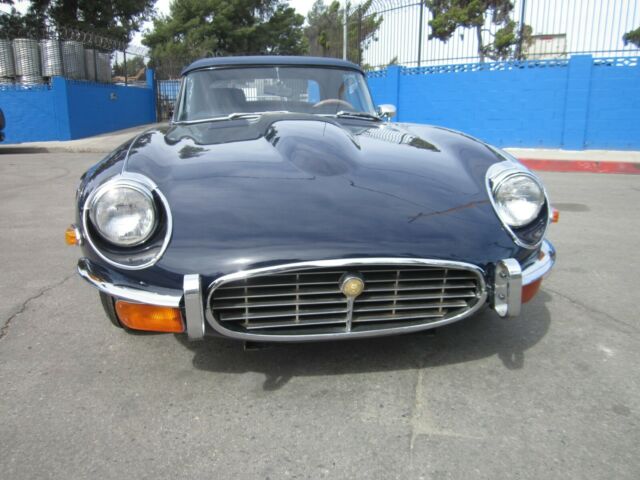 Jaguar E-Type 1974 image number 26