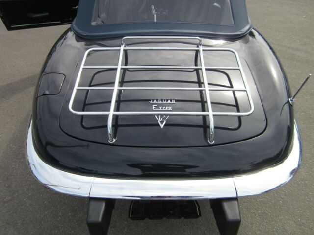 Jaguar E-Type 1974 image number 33