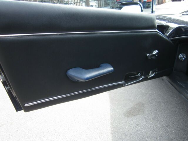 Jaguar E-Type 1974 image number 36