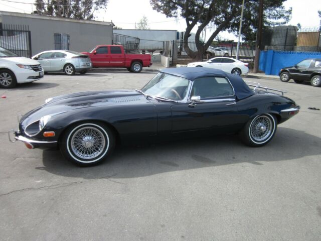 Jaguar E-Type 1974 image number 9