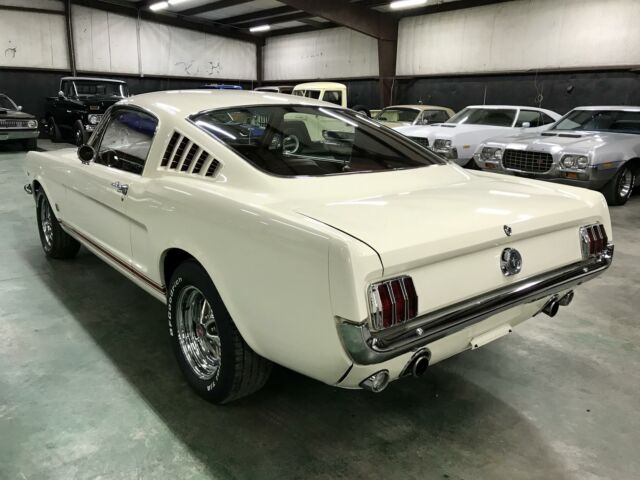 Ford Mustang 1965 image number 2
